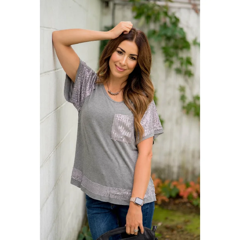 Sequin Detailed Pocket Short Sleeve Tee